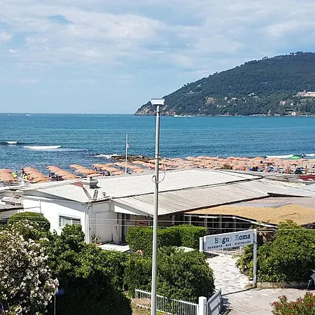 Casa Bea Marinella מארינלה די סרזאנה