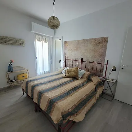Casa Bea Marinella דירה *
