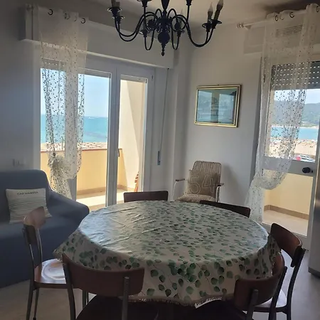 Casa Bea Marinella דירה *